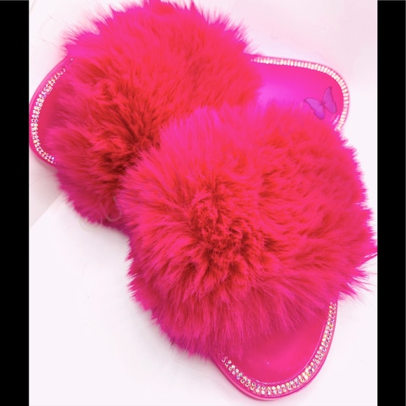 🌺NEW ARRIVAL🌺 Hot Pink Jelly Furry Slides - Picture 2 of 5